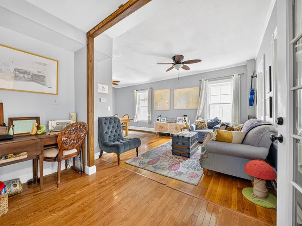 3 Round Hill St, Jamaica Plain, MA 02130