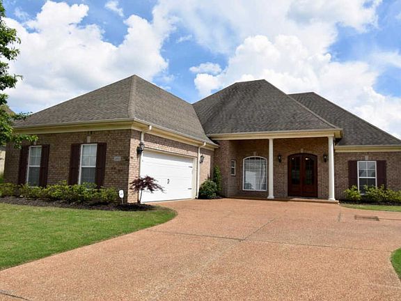 3rd image of 2931 Summer Oaks Pl