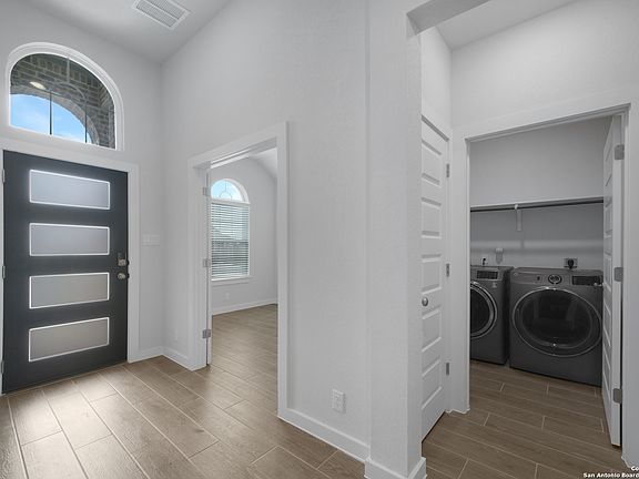 2nd image of 3009 Werra Lane