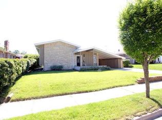 2814 S 98th St, West Allis, WI 53227