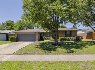 13811 Pyramid Dr, Farmers Branch, TX