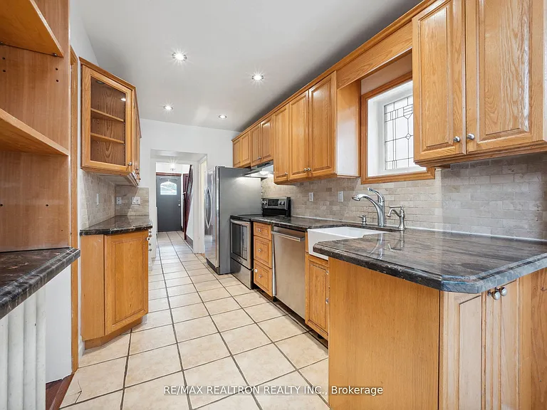 186 Wanless Ave — Photo 18