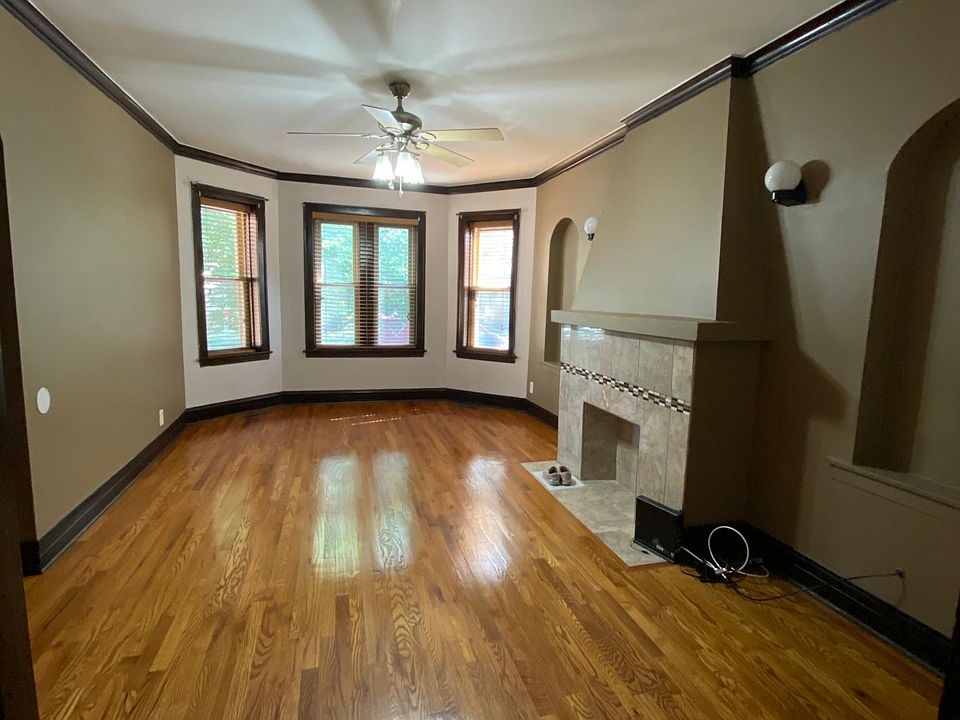 1st image of 3046 N Kostner Ave #1