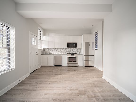 3rd image of 2991 N Lawndale Ave Unit 2