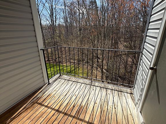 5th image of 12233 Stevenson Ct