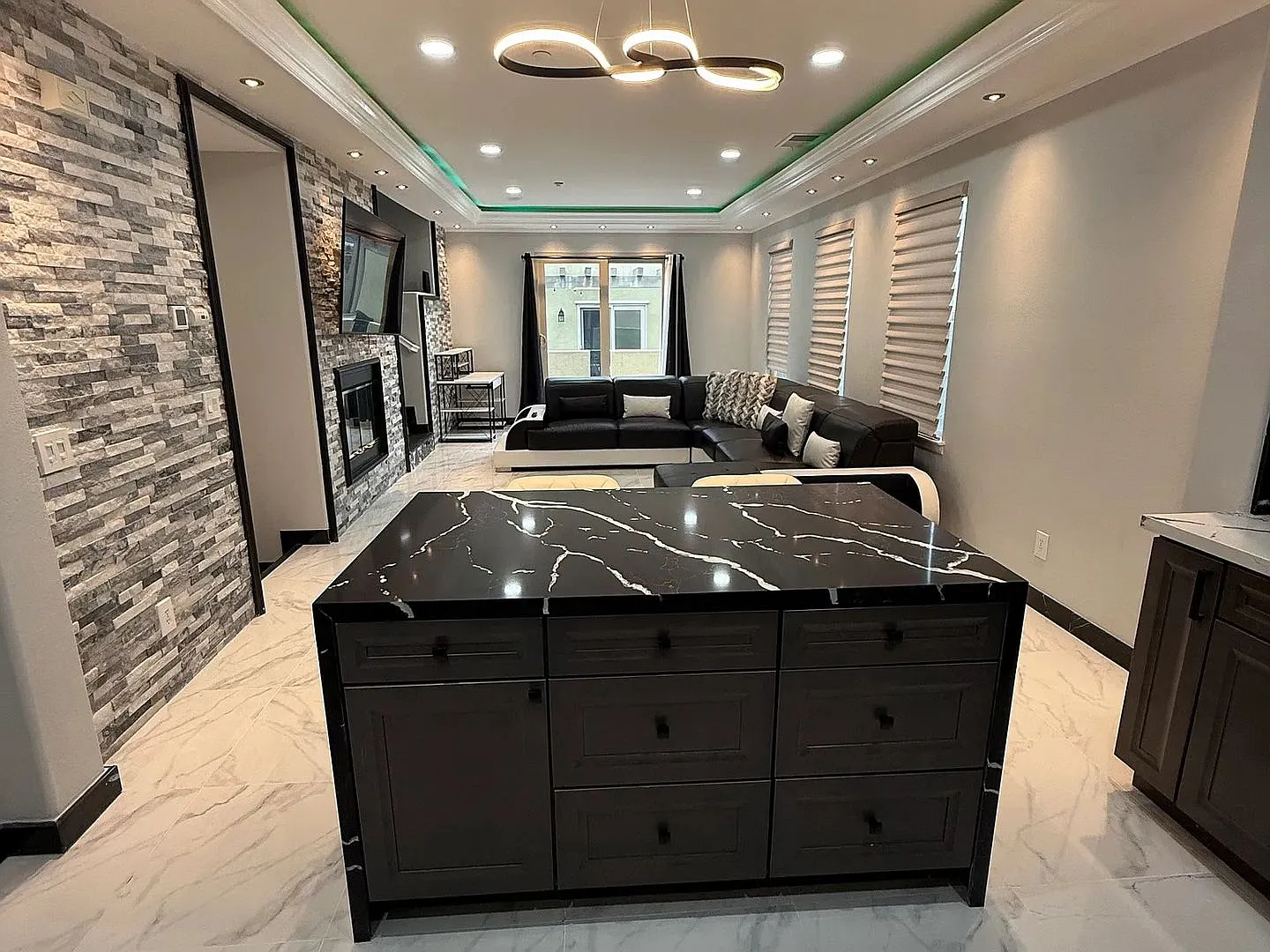 Beautiful Renovated Home Mission Valley — Photo 3