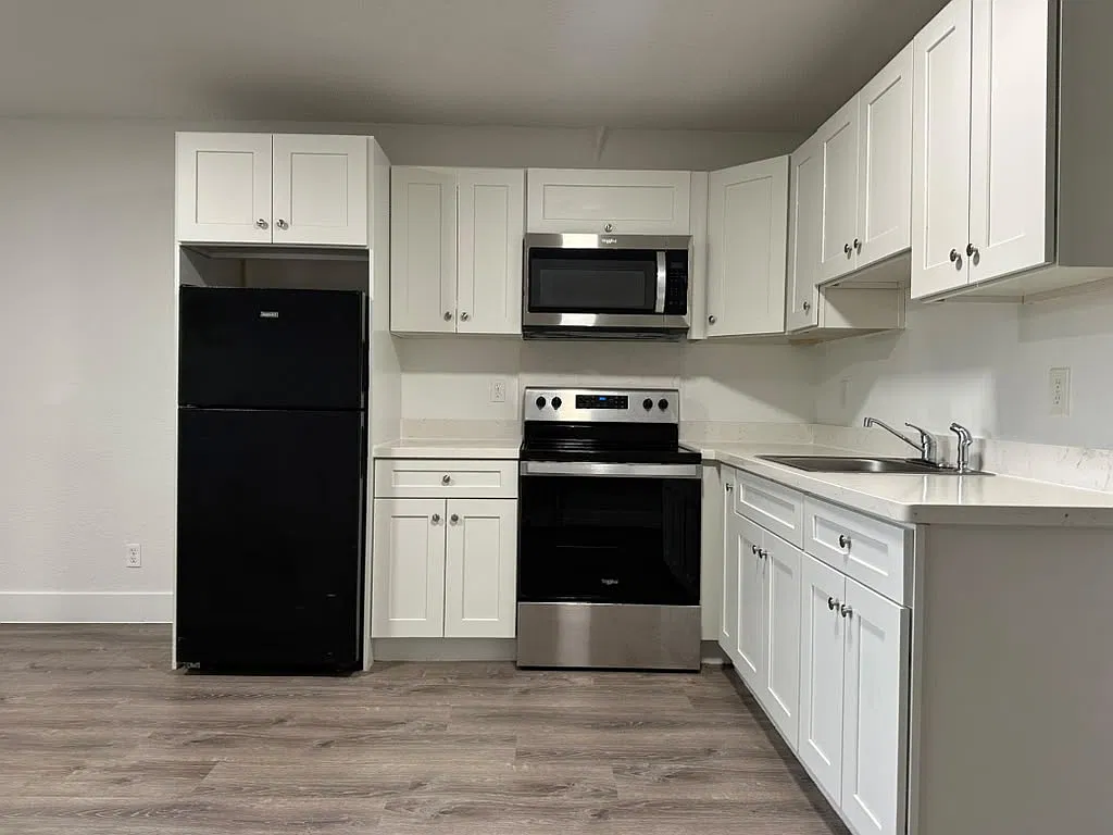 2 bed, 900 sqft, $1,595 — Photo 3