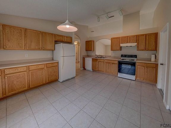 5th image of 39 Forest Hill Dr