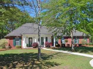 14 Mapleridge St, Hattiesburg, MS 39402