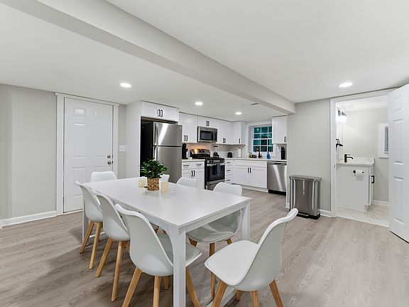 3rd image of 5901 Ridge Dr SE
