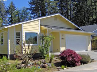 1359 Glenwood Dr, Brookings, OR