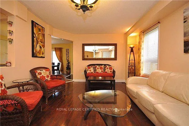 426 Orange Walk Cres — Photo 5