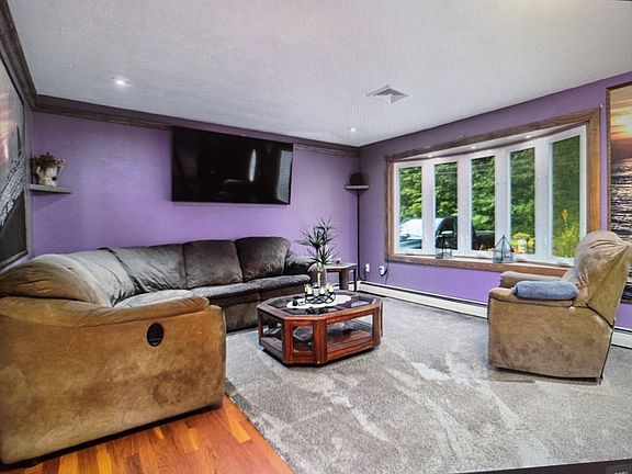 3rd image of 54 Lancaster Rd