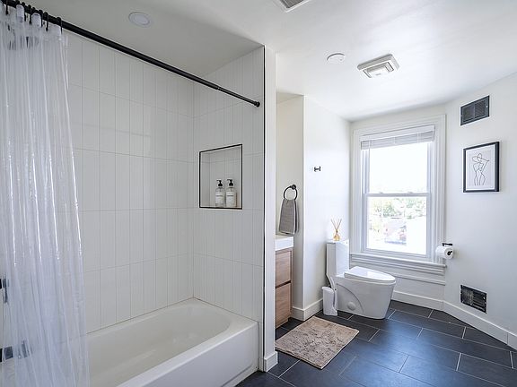 3rd image of 526 E 5th St