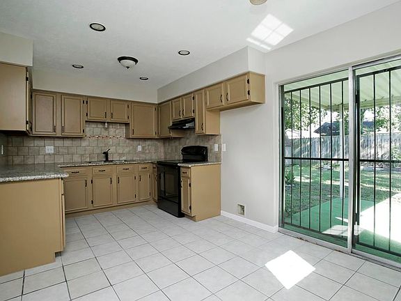 4th image of 18706 Bridoon Dr