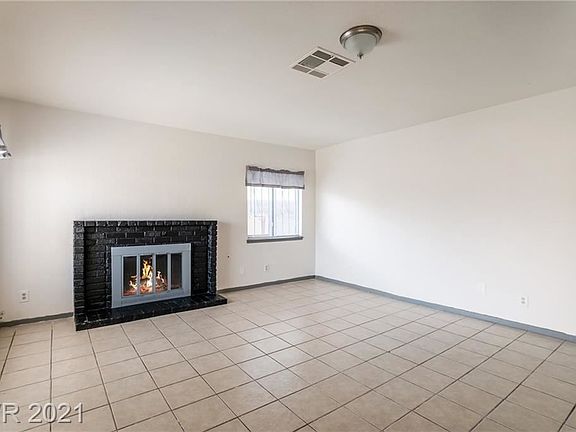 3rd image of 808 Dolores Dr