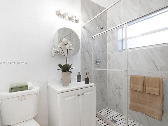 4th image of 1450 SW 6th St #9