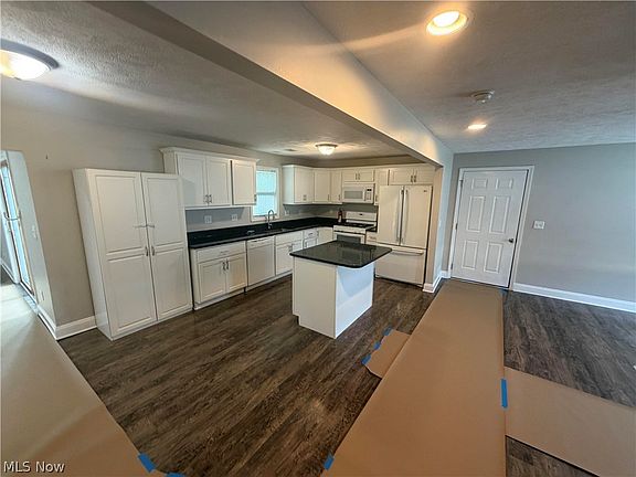 4th image of 5976 Reynolds Rd