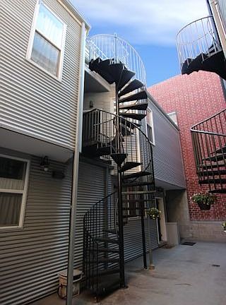 3rd image of 1714 W Belmont Ave #P1