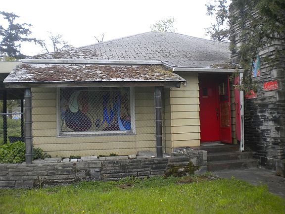 2nd image of 11515 Pacific Ave S
