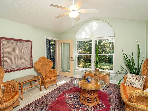 5th image of 264 Seloy Dr