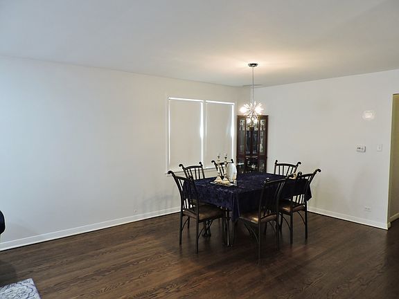 4th image of 2922 W Touhy Ave