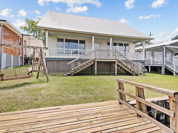 7028 False River Rd, Oscar, LA 70762