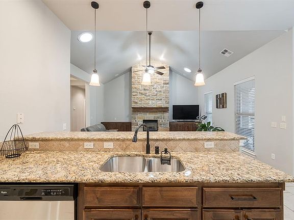 4th image of 5609 NW 130th St
