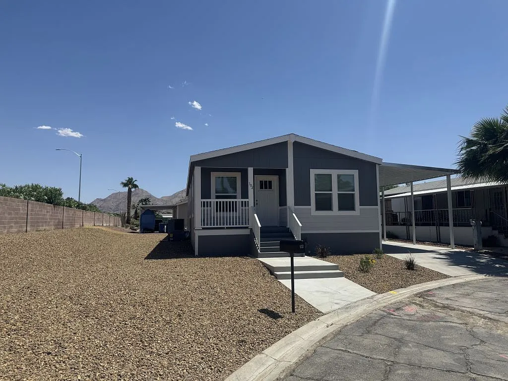 3 bed, 2.0 bath, 1344 sqft, $1,399 — Photo 4