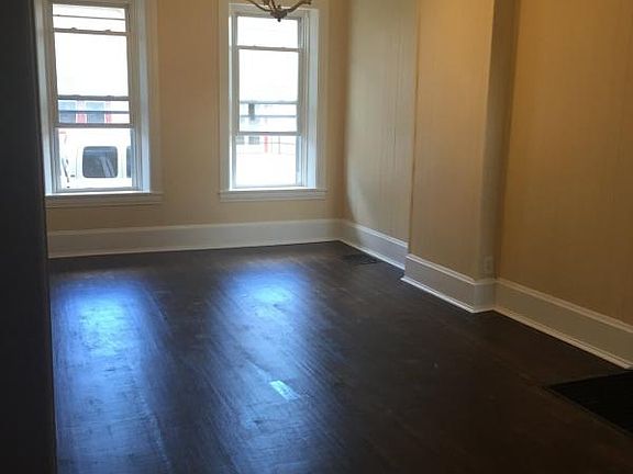 4th image of 107 N 2nd St