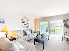 6040 E Peppertree Way, Sarasota, FL