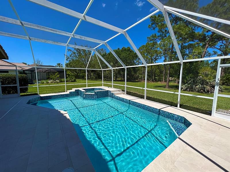 1st image of 8023 Plantation Lakes Dr