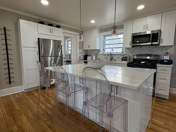 4th image of 10 Washington Ct Floor 2