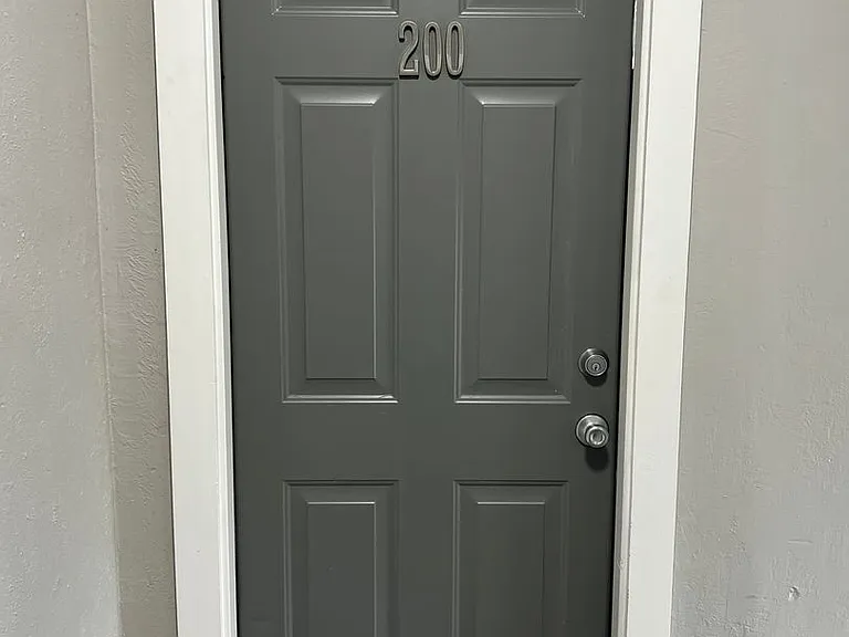401 NW Bailey Ave #200 — Photo 14