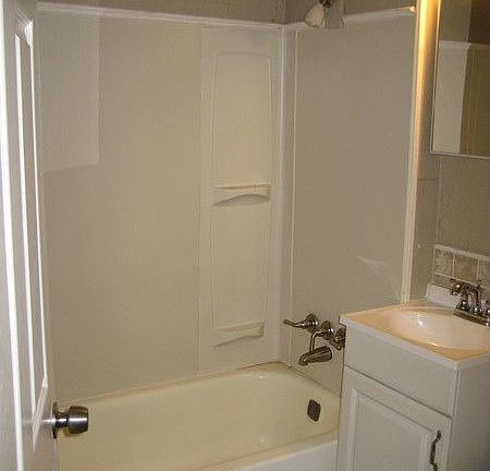 4th image of 3004 McGee St