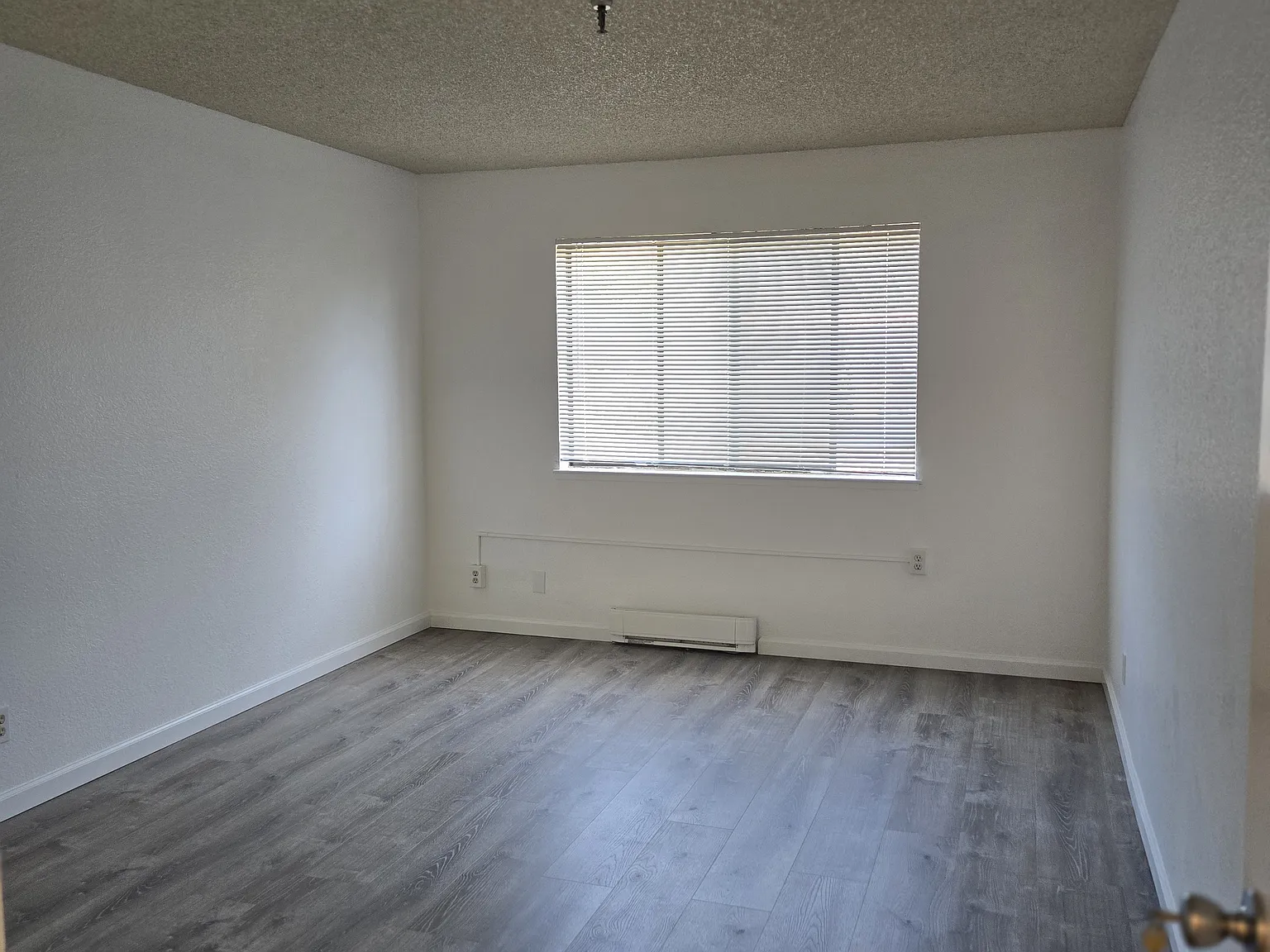 2 bed, 962 sqft, $2,695 — Photo 3