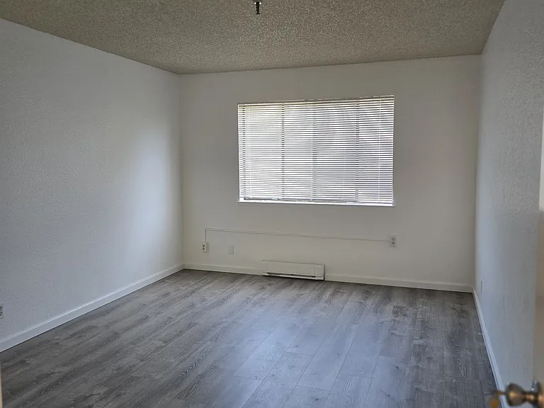375 Clifford Ave #213 — Photo 3