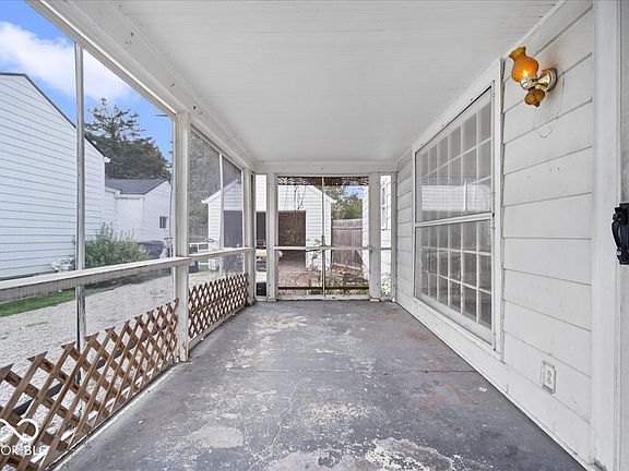 4th image of 5808 Primrose Ave