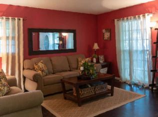 221 Peggy Dr, Clarksville, TN 37042