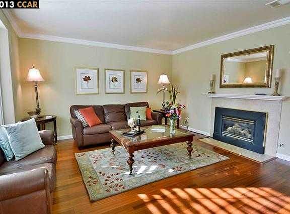 5th image of 634 Sycamore Cir