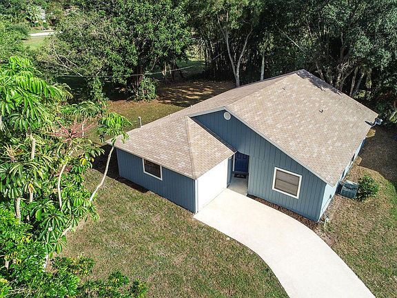 3rd image of 3896 Tracewood Ln
