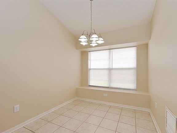 5th image of 30939 Burleigh Dr
