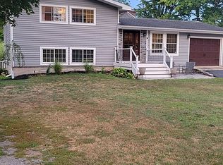 104 North St, Le Roy, NY 14482