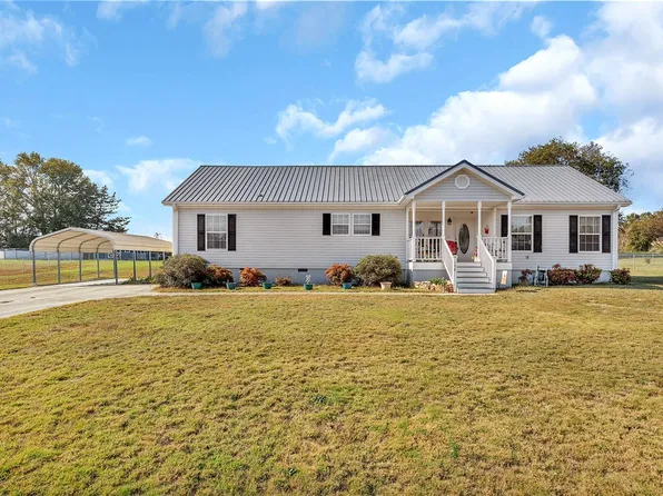 108 Chicoma Dr, Townville, SC 29689
