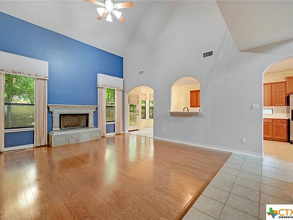 4th image of 205 Sierra Ridge Dr