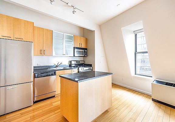 3rd image of 90 West St APT 9u