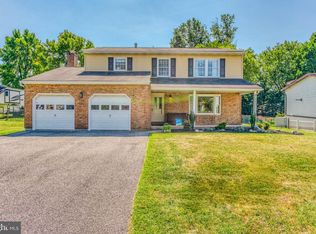 7715 S Cove Rd, Baltimore, MD 21219