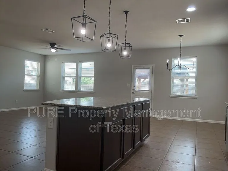 161 Nogalito Way — Photo 15