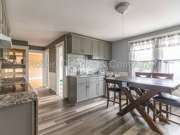 5th image of 12 Evergreen St Unit 3
