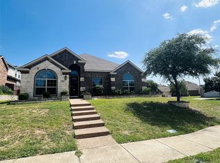 702 Carolyn T Hunt Dr, Cedar Hill, TX 75104